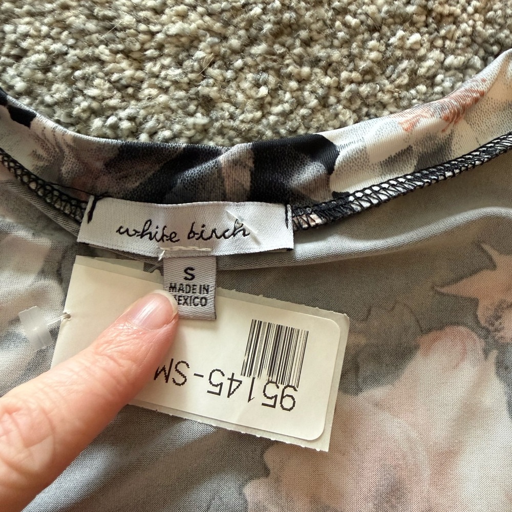 Women’s White Birch Black Floral V-Neck tunic - Peach Rose Print - Picture 5 of 5